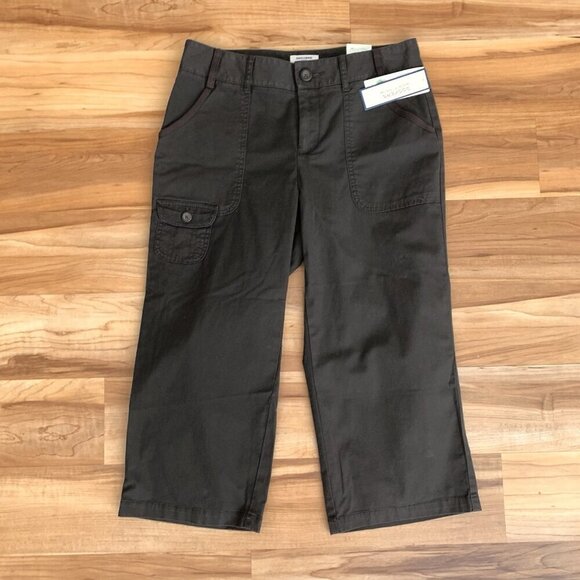 Dockers Favorite Fit Capri Pants Women's Size 4P Flat Front Mid Rise Brown NWT - Picture 1 of 8